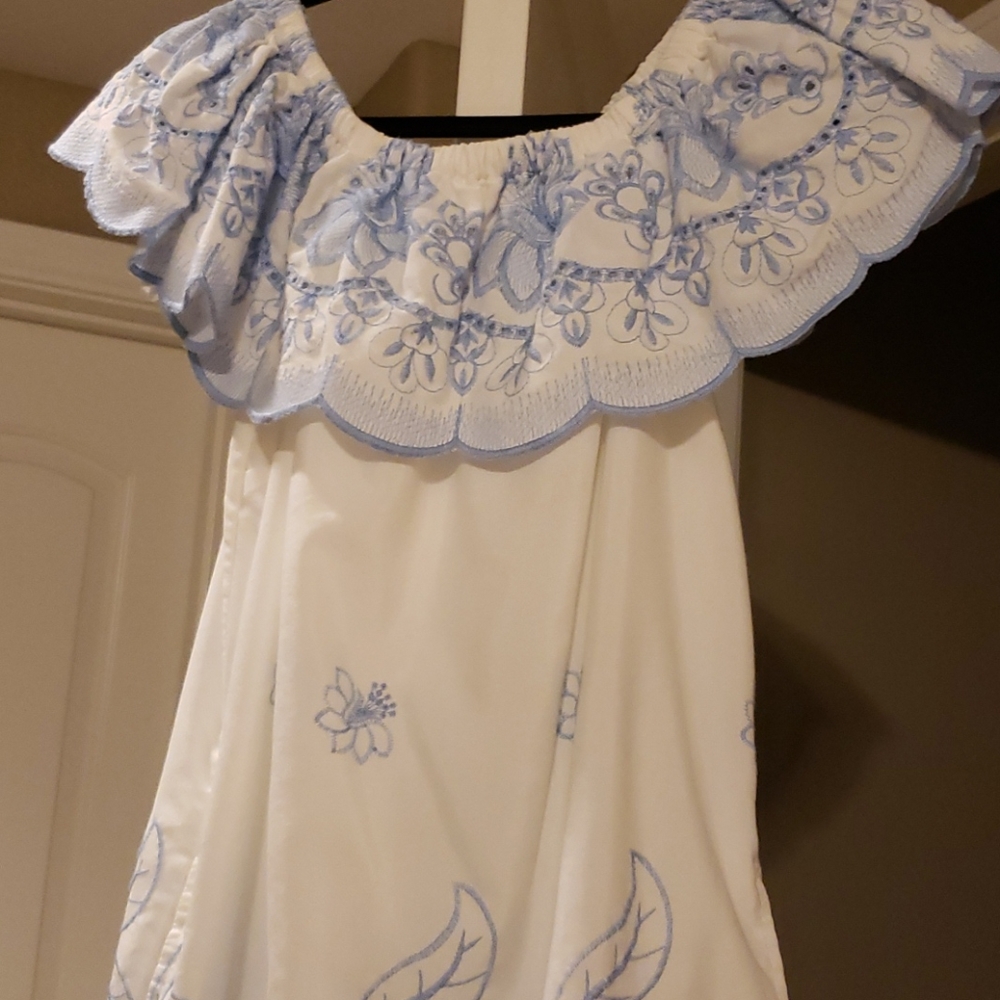 Dress - Picture 4 of 4